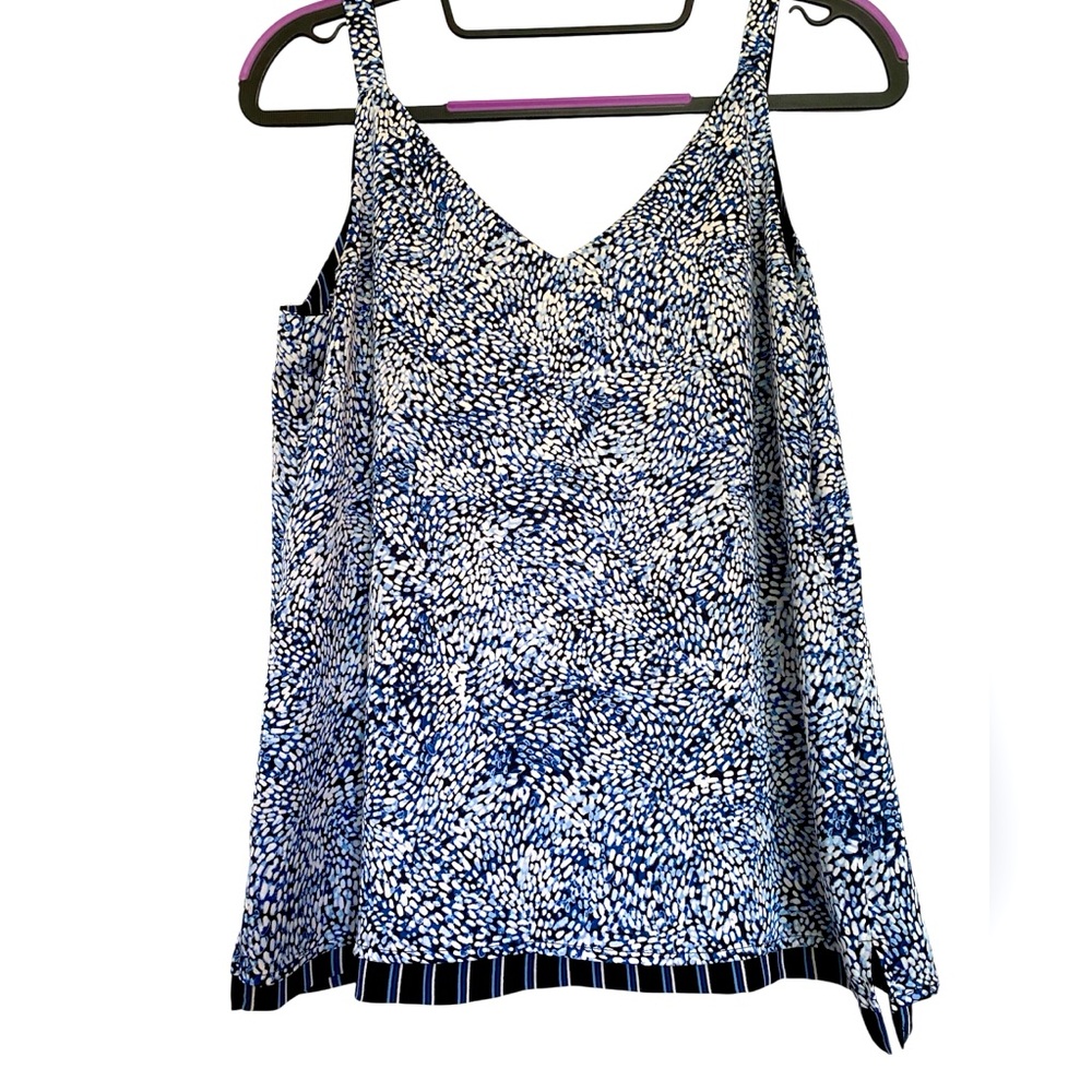 WHBM’s Blue and White Patterned Women's Rêversible Top